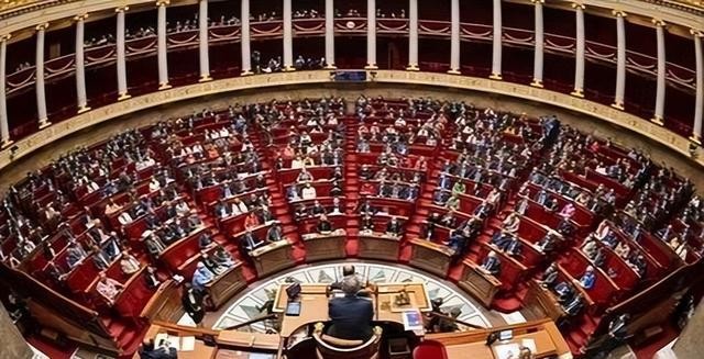 美国国债_关于我国外汇储备管理的研究_美元霸权