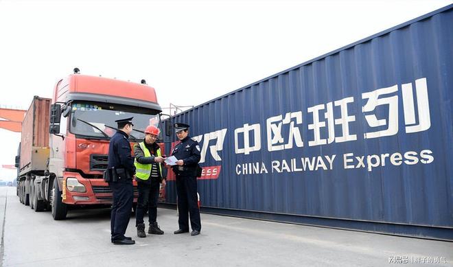 人民币国际化进程_人民币外汇储备_美元占比下降