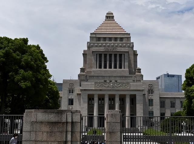美债信用风险_外汇储备管理案例分析_日本美债持有调整