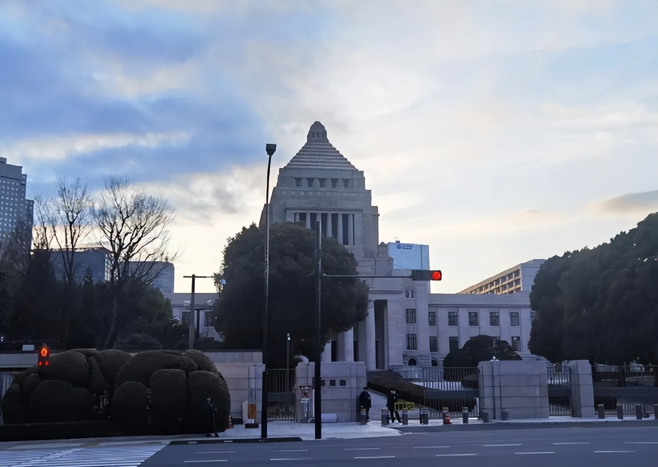 2026年6月26日外汇市场数据_2026国际金融外汇新闻_人民币升值与美元指数同步走强原因分析